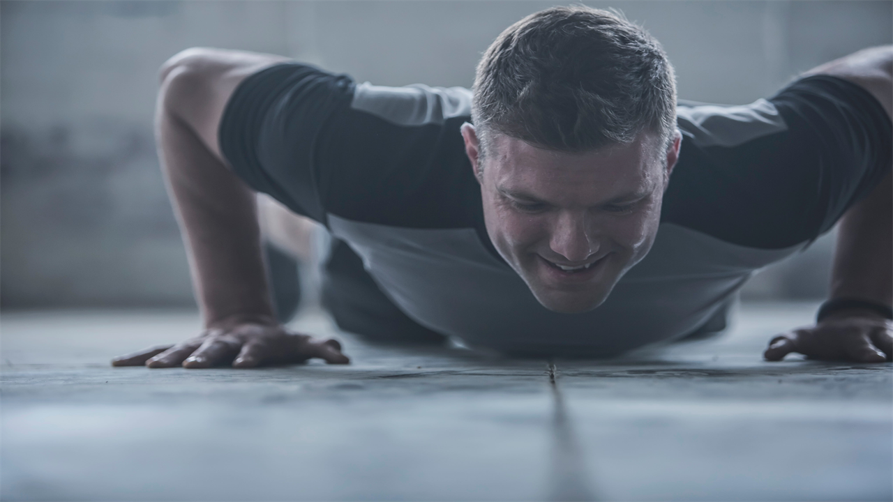 If You Want to Get Better at Pushups, Don't Use Your Knees