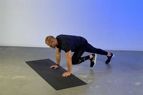 How to Do Mountain Climbers the Right Way to Build a Strong Core