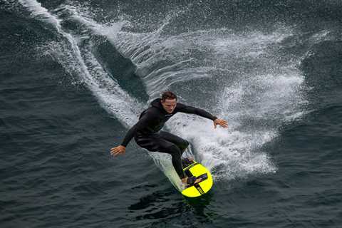 This Man Just Broke the World Record for Surfing the Highest Wave Ever