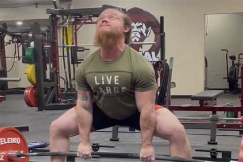 Powerlifter Blake Lehew Destroys a 384.6-Kilogram (848-Pound) Beltless Deadlift