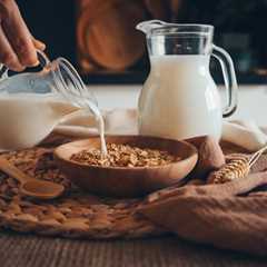 Choosing the Healthiest Milk: What the Experts Say