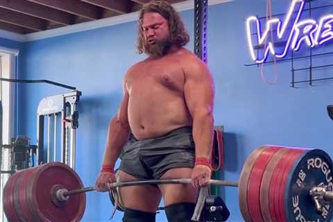 Martins Licis Deadlifts 365 Kilograms (804 Pounds) for 3 Reps, Ready for a Return to Strongman