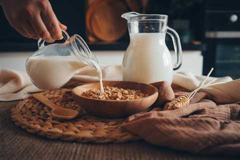 Choosing the Healthiest Milk: What the Experts Say